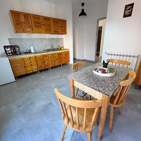 55 - Centocelle Near Metro C Pensión 4*